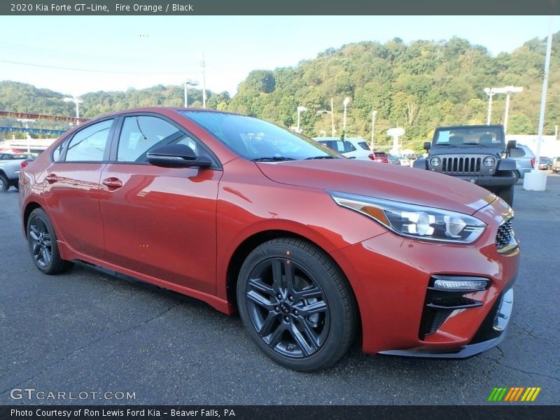 Front 3/4 View of 2020 Forte GT-Line