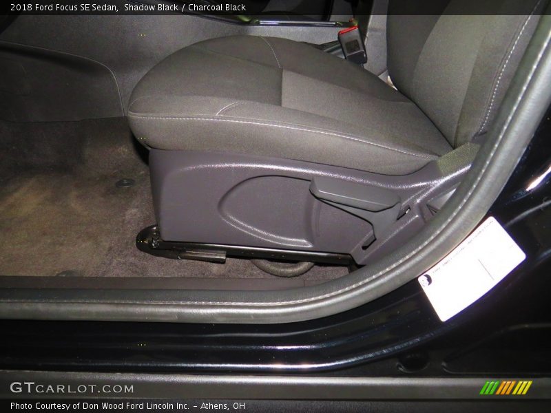 Shadow Black / Charcoal Black 2018 Ford Focus SE Sedan