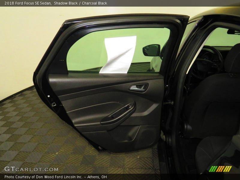 Shadow Black / Charcoal Black 2018 Ford Focus SE Sedan