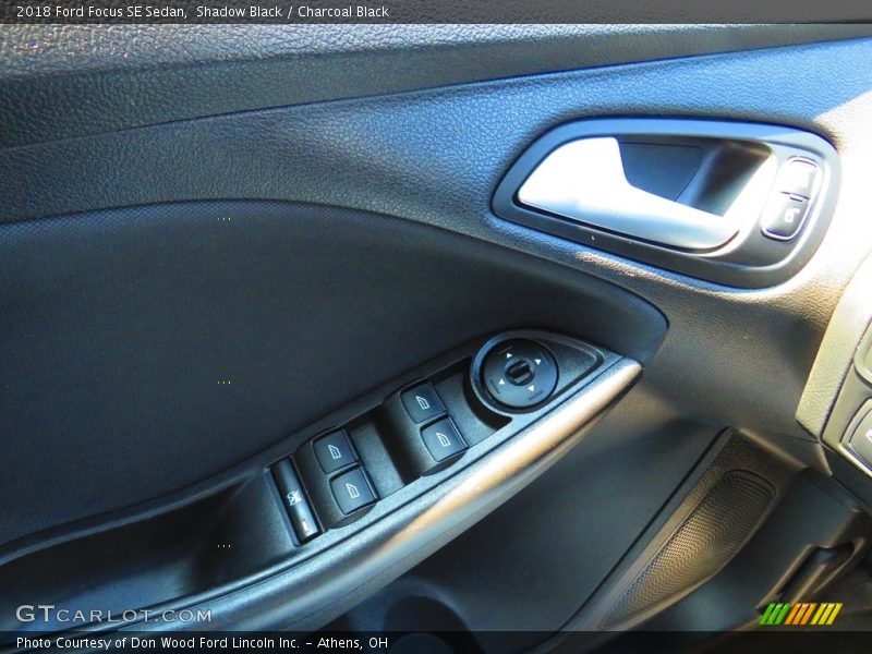 Shadow Black / Charcoal Black 2018 Ford Focus SE Sedan