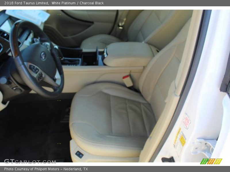 White Platinum / Charcoal Black 2018 Ford Taurus Limited