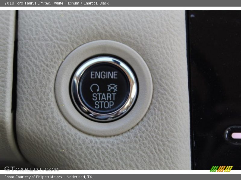 White Platinum / Charcoal Black 2018 Ford Taurus Limited