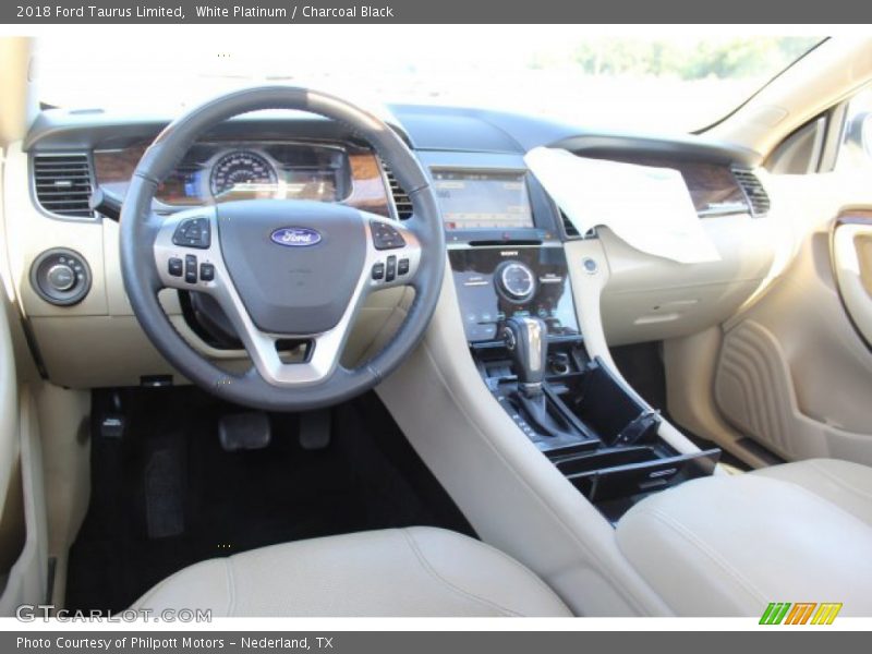 White Platinum / Charcoal Black 2018 Ford Taurus Limited