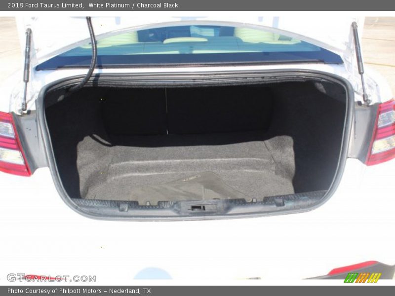 White Platinum / Charcoal Black 2018 Ford Taurus Limited