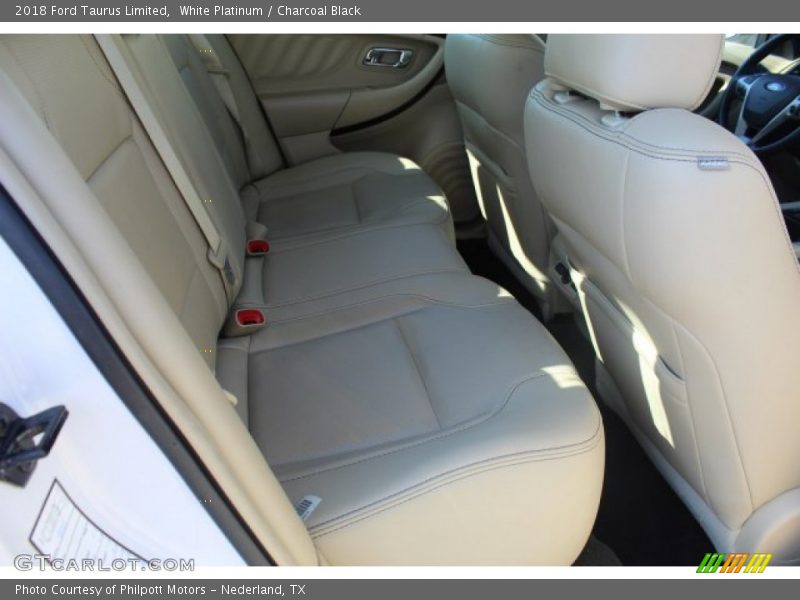 White Platinum / Charcoal Black 2018 Ford Taurus Limited