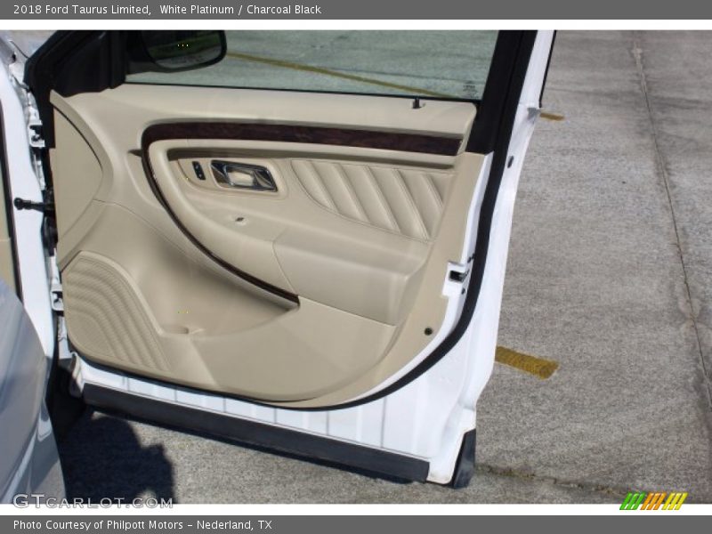 White Platinum / Charcoal Black 2018 Ford Taurus Limited