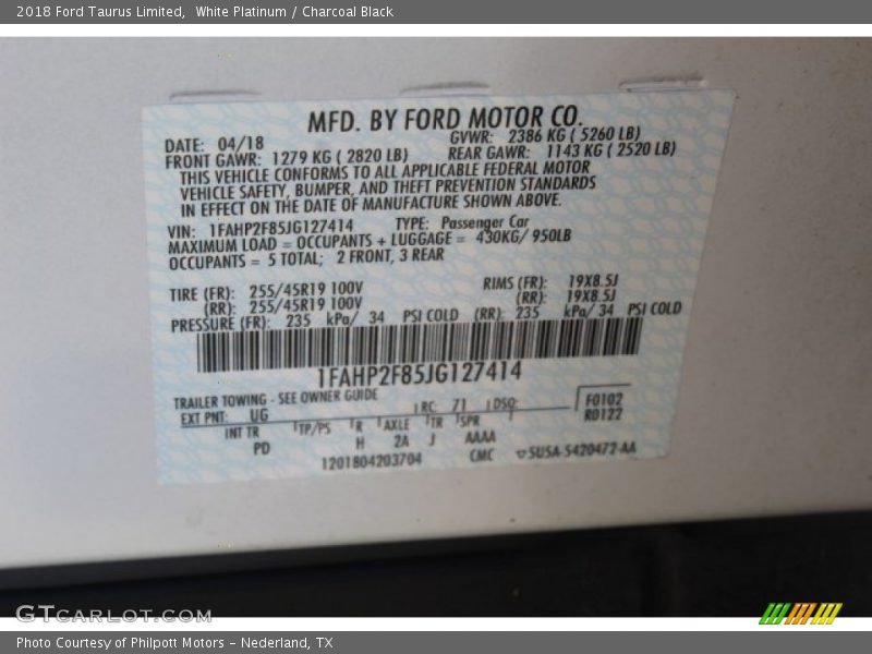 White Platinum / Charcoal Black 2018 Ford Taurus Limited