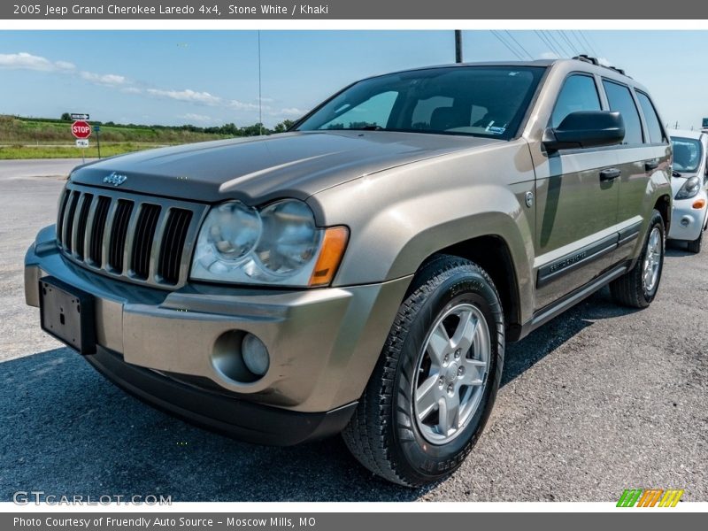 Stone White / Khaki 2005 Jeep Grand Cherokee Laredo 4x4