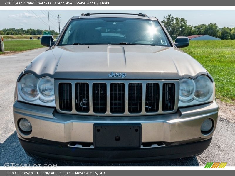 Stone White / Khaki 2005 Jeep Grand Cherokee Laredo 4x4