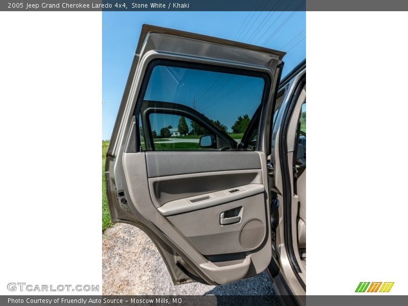 Stone White / Khaki 2005 Jeep Grand Cherokee Laredo 4x4