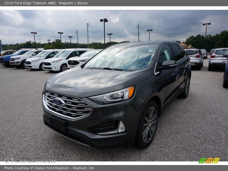 Magnetic / Ebony 2019 Ford Edge Titanium AWD