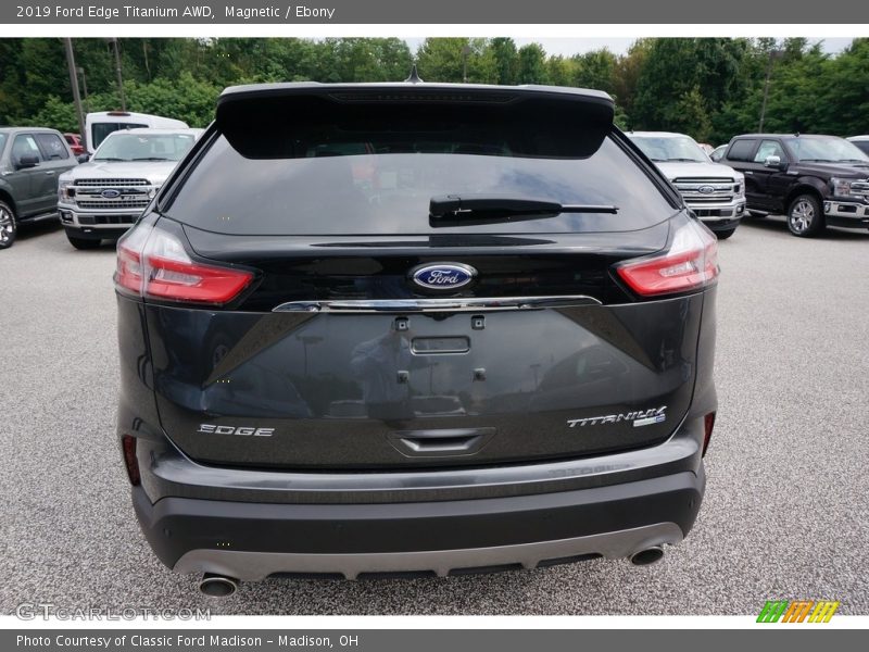 Magnetic / Ebony 2019 Ford Edge Titanium AWD