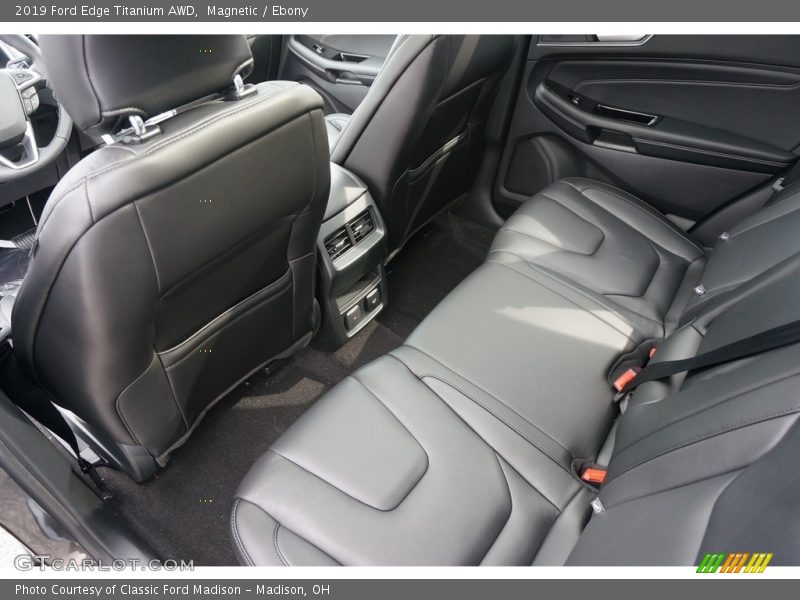 Magnetic / Ebony 2019 Ford Edge Titanium AWD