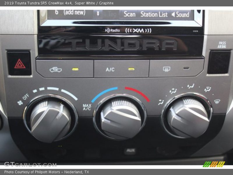 Super White / Graphite 2019 Toyota Tundra SR5 CrewMax 4x4