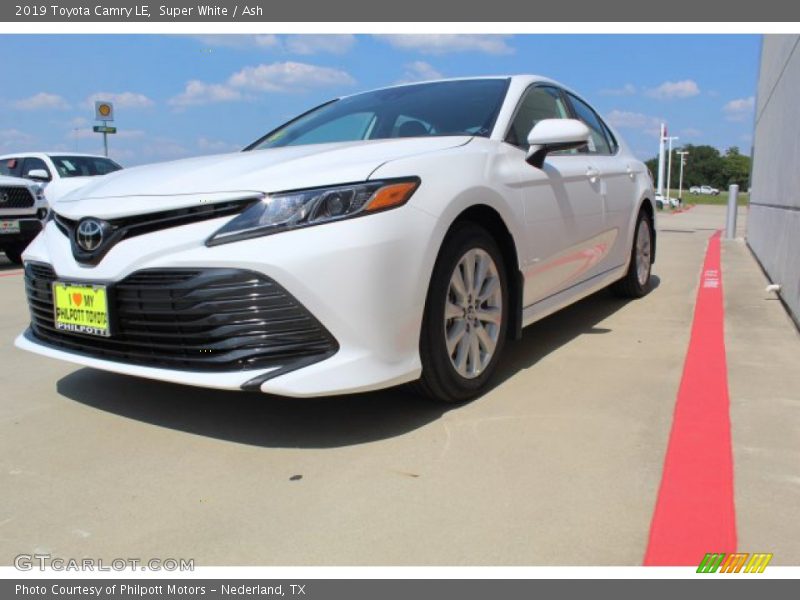 Super White / Ash 2019 Toyota Camry LE