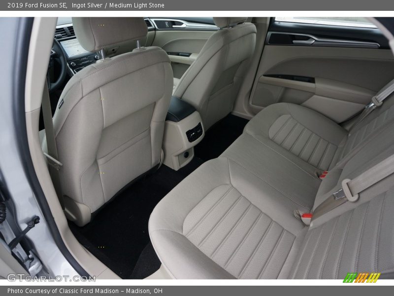 Ingot Silver / Medium Light Stone 2019 Ford Fusion SE