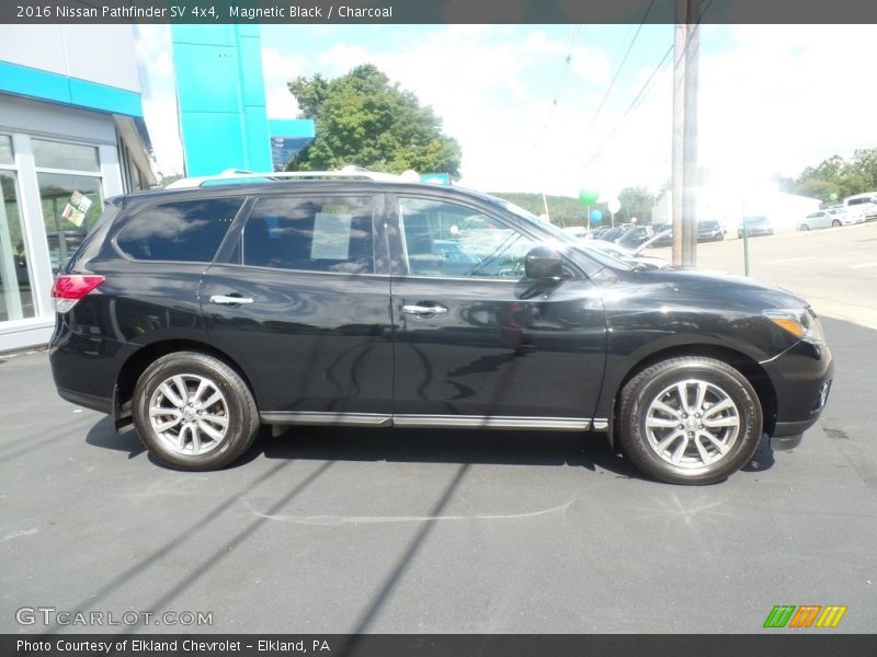 Magnetic Black / Charcoal 2016 Nissan Pathfinder SV 4x4