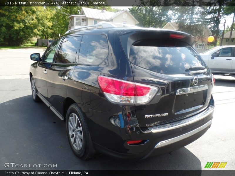 Magnetic Black / Charcoal 2016 Nissan Pathfinder SV 4x4