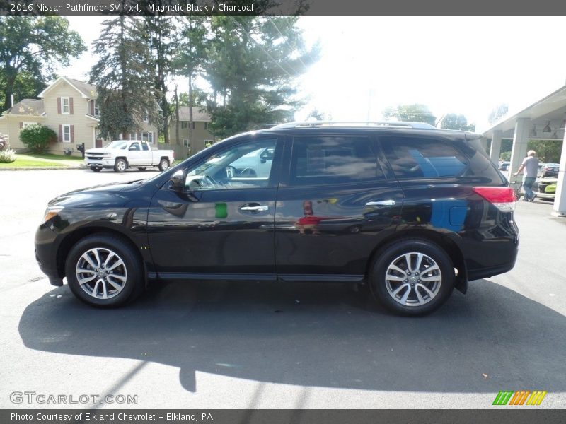 Magnetic Black / Charcoal 2016 Nissan Pathfinder SV 4x4
