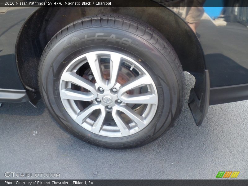 Magnetic Black / Charcoal 2016 Nissan Pathfinder SV 4x4