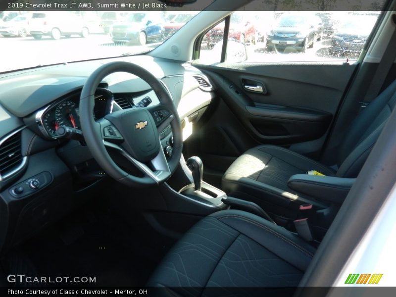 Summit White / Jet Black 2019 Chevrolet Trax LT AWD