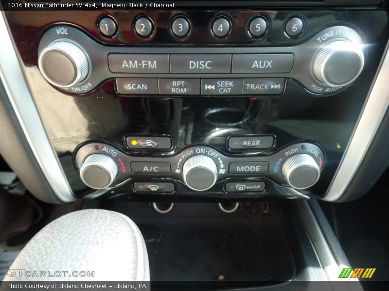 Magnetic Black / Charcoal 2016 Nissan Pathfinder SV 4x4