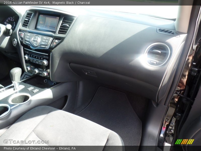 Magnetic Black / Charcoal 2016 Nissan Pathfinder SV 4x4