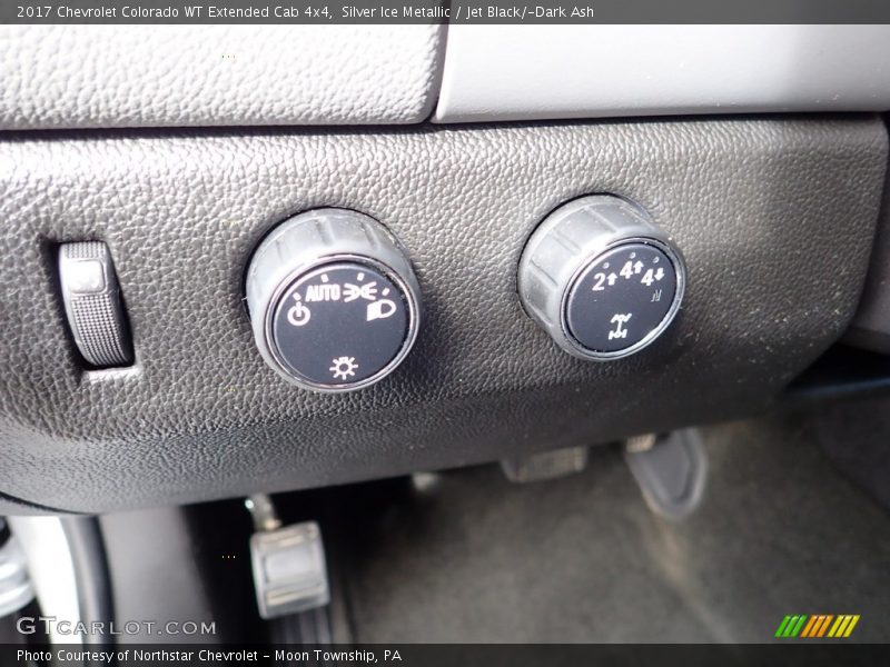 Silver Ice Metallic / Jet Black/­Dark Ash 2017 Chevrolet Colorado WT Extended Cab 4x4