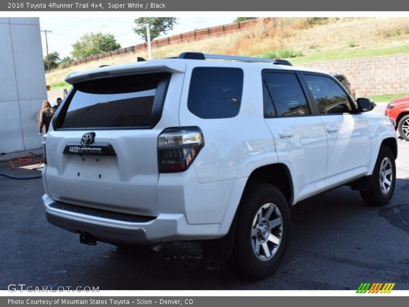 Super White / Black 2016 Toyota 4Runner Trail 4x4