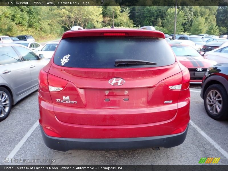Garnet Red / Beige 2015 Hyundai Tucson SE AWD