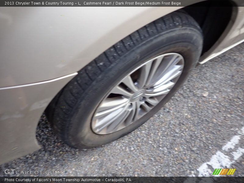 Cashmere Pearl / Dark Frost Beige/Medium Frost Beige 2013 Chrysler Town & Country Touring - L