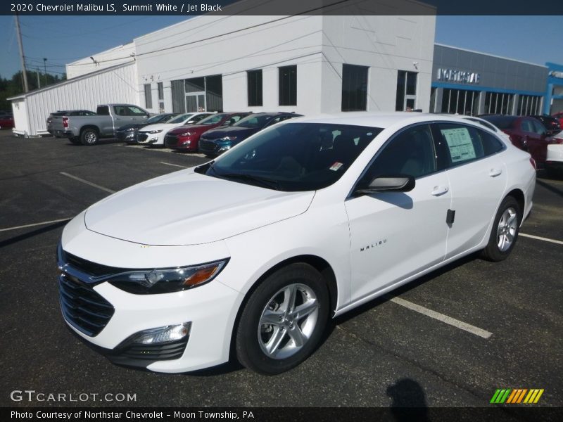 Front 3/4 View of 2020 Malibu LS