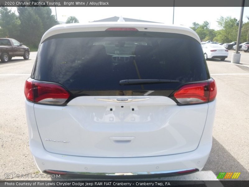 Bright White / Alloy/Black 2020 Chrysler Pacifica Touring