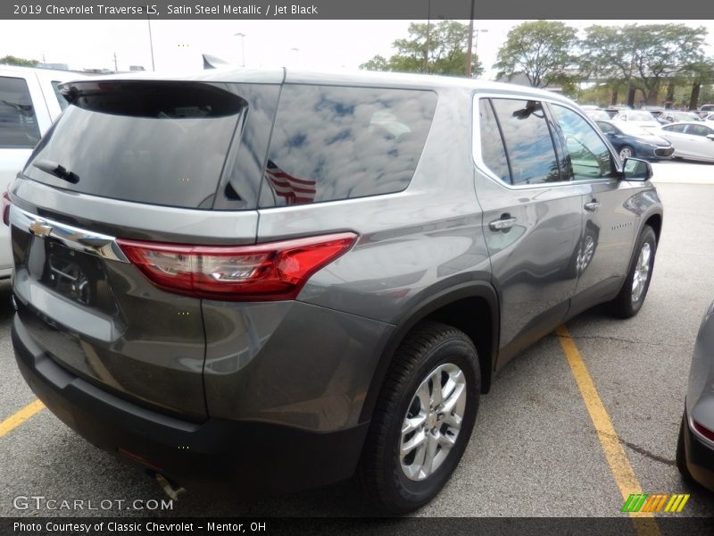 Satin Steel Metallic / Jet Black 2019 Chevrolet Traverse LS