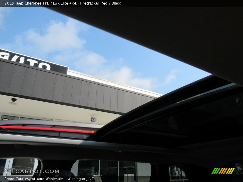 Firecracker Red / Black 2019 Jeep Cherokee Trailhawk Elite 4x4