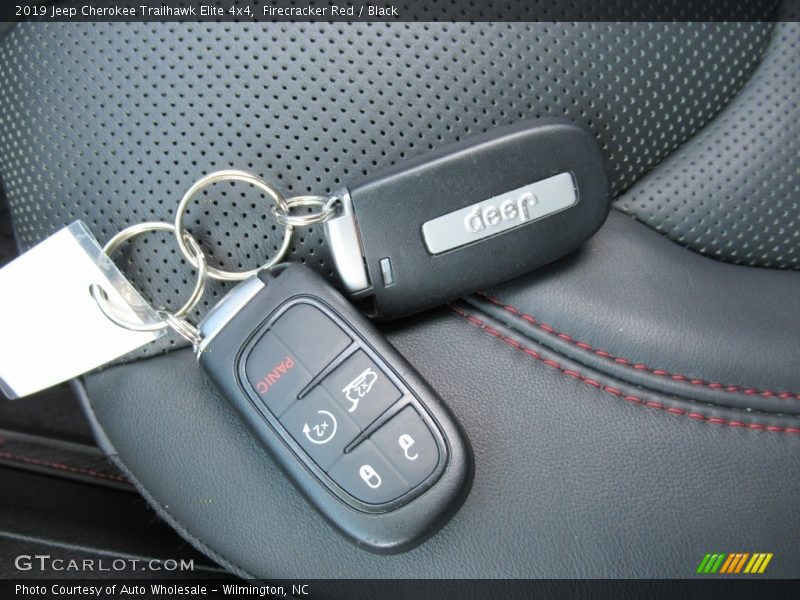 Firecracker Red / Black 2019 Jeep Cherokee Trailhawk Elite 4x4