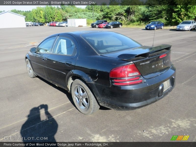 Brilliant Black / Dark Slate Gray 2005 Dodge Stratus SXT Sedan