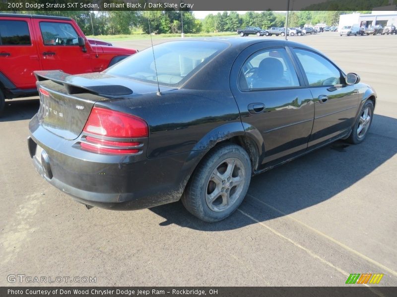 Brilliant Black / Dark Slate Gray 2005 Dodge Stratus SXT Sedan