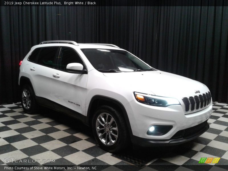 Bright White / Black 2019 Jeep Cherokee Latitude Plus