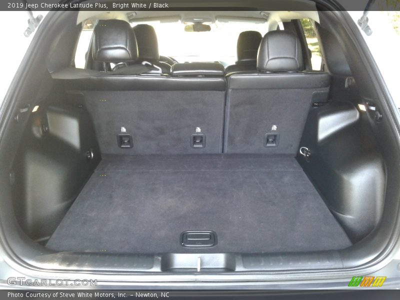 Bright White / Black 2019 Jeep Cherokee Latitude Plus