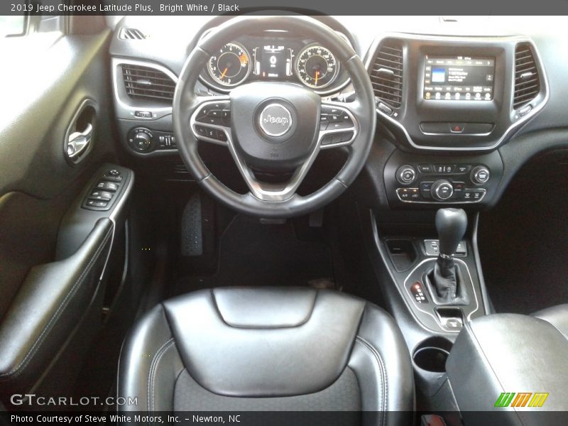 Bright White / Black 2019 Jeep Cherokee Latitude Plus