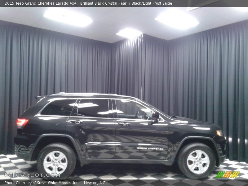 Brilliant Black Crystal Pearl / Black/Light Frost Beige 2015 Jeep Grand Cherokee Laredo 4x4