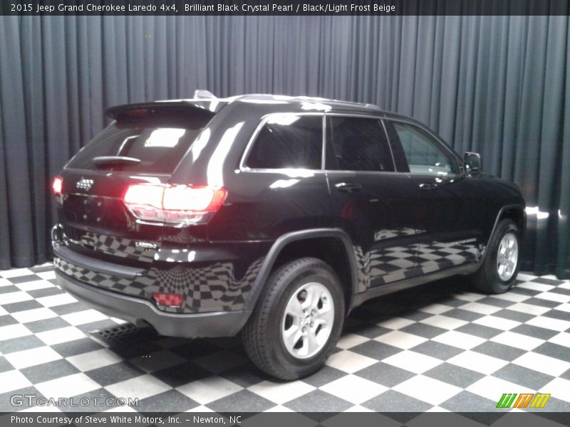 Brilliant Black Crystal Pearl / Black/Light Frost Beige 2015 Jeep Grand Cherokee Laredo 4x4