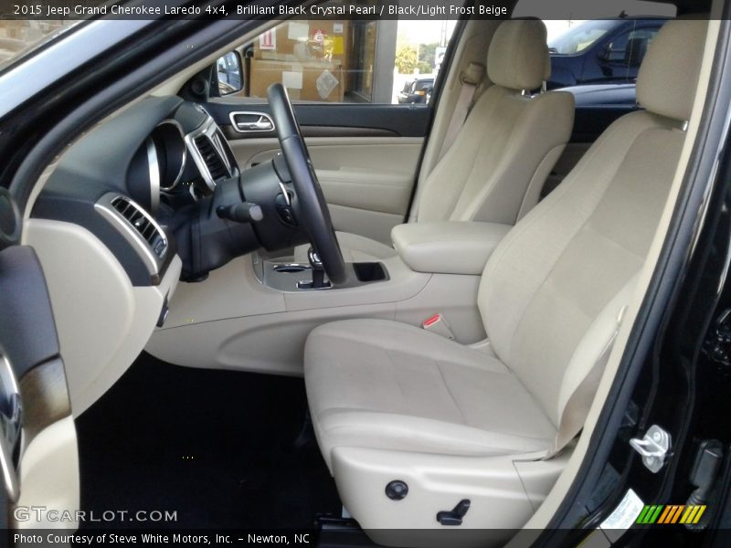 Brilliant Black Crystal Pearl / Black/Light Frost Beige 2015 Jeep Grand Cherokee Laredo 4x4