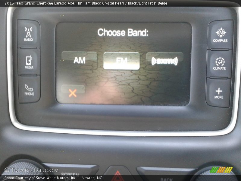 Brilliant Black Crystal Pearl / Black/Light Frost Beige 2015 Jeep Grand Cherokee Laredo 4x4