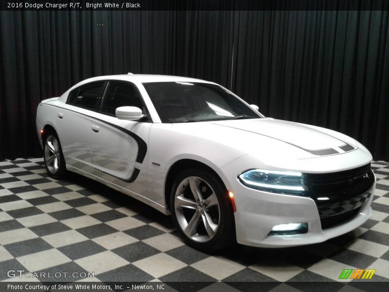 Bright White / Black 2016 Dodge Charger R/T