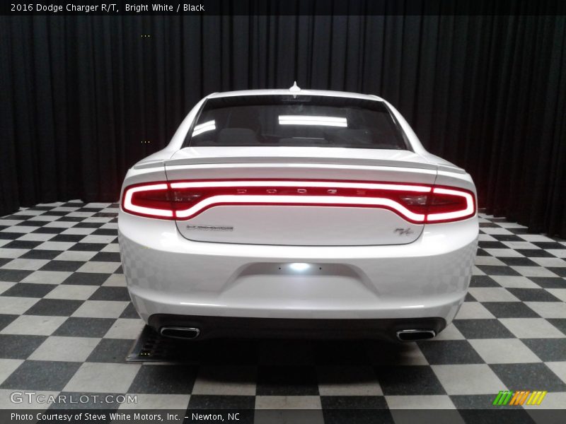 Bright White / Black 2016 Dodge Charger R/T