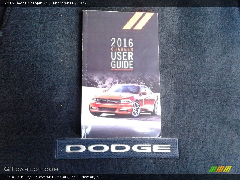 Bright White / Black 2016 Dodge Charger R/T