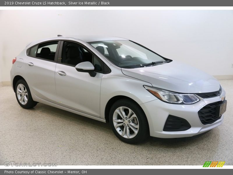 Silver Ice Metallic / Black 2019 Chevrolet Cruze LS Hatchback