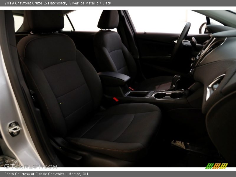 Silver Ice Metallic / Black 2019 Chevrolet Cruze LS Hatchback